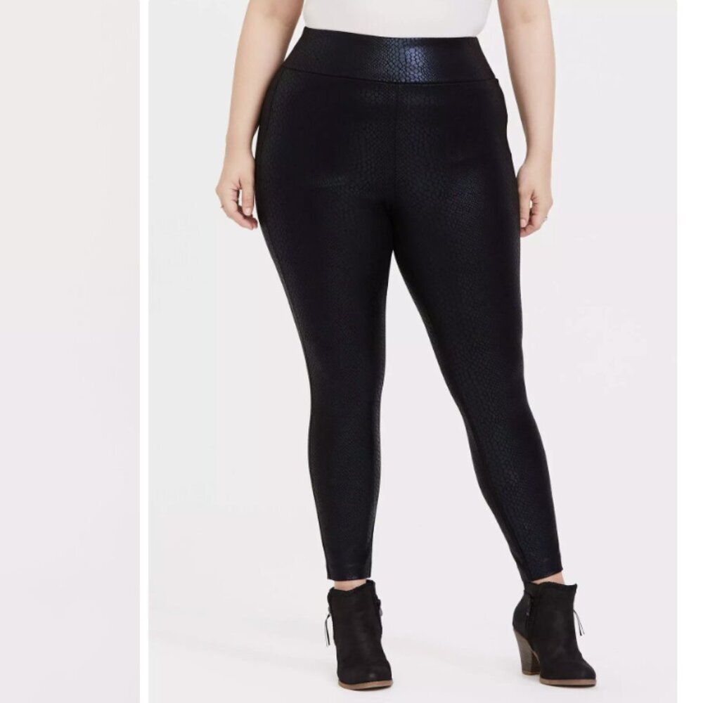 Torrid size 3X Black Reptile Pixieโ Skinny Studio Luxe Ponte High-Rise Pants